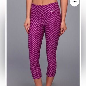 Nike Legend 2.0 Zig Zag Capri Legging, size M, purple​​